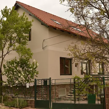 Holdfeny Vendeghaz Pensjonat Balatonalmádi